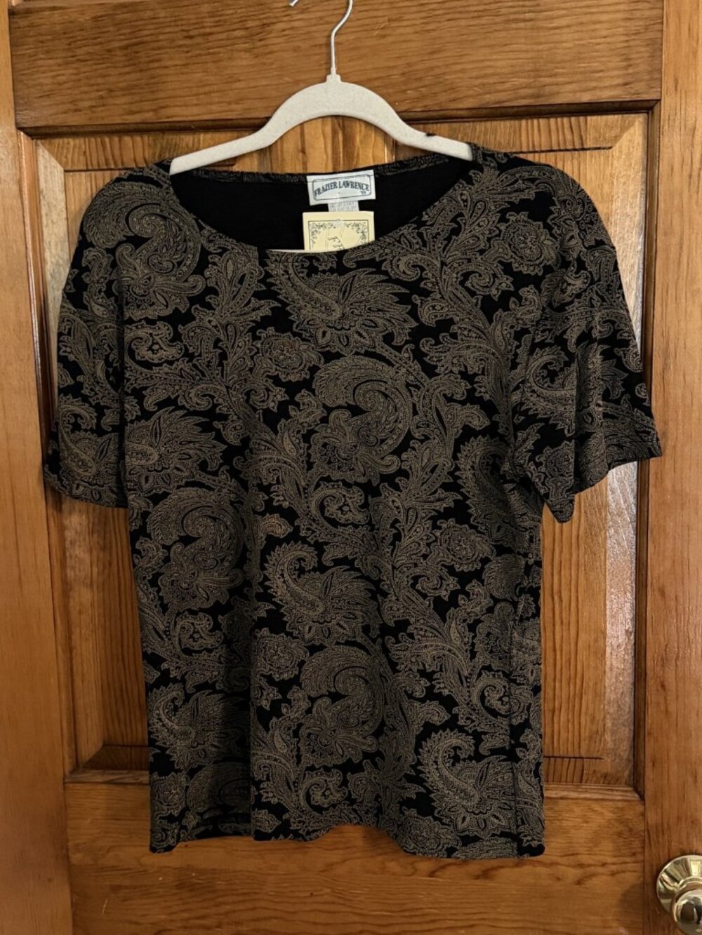 NWT Frazier Lawrence Black Paisley Top - Size Large